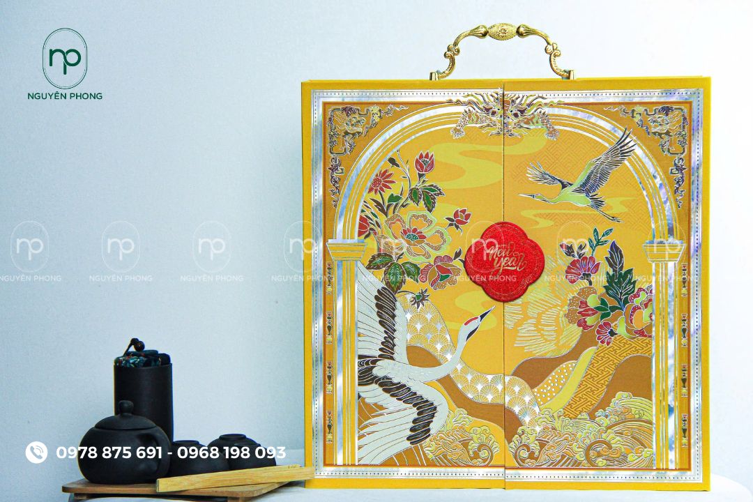 Mẫu hộp quà Tết sẵn ấn tượng
